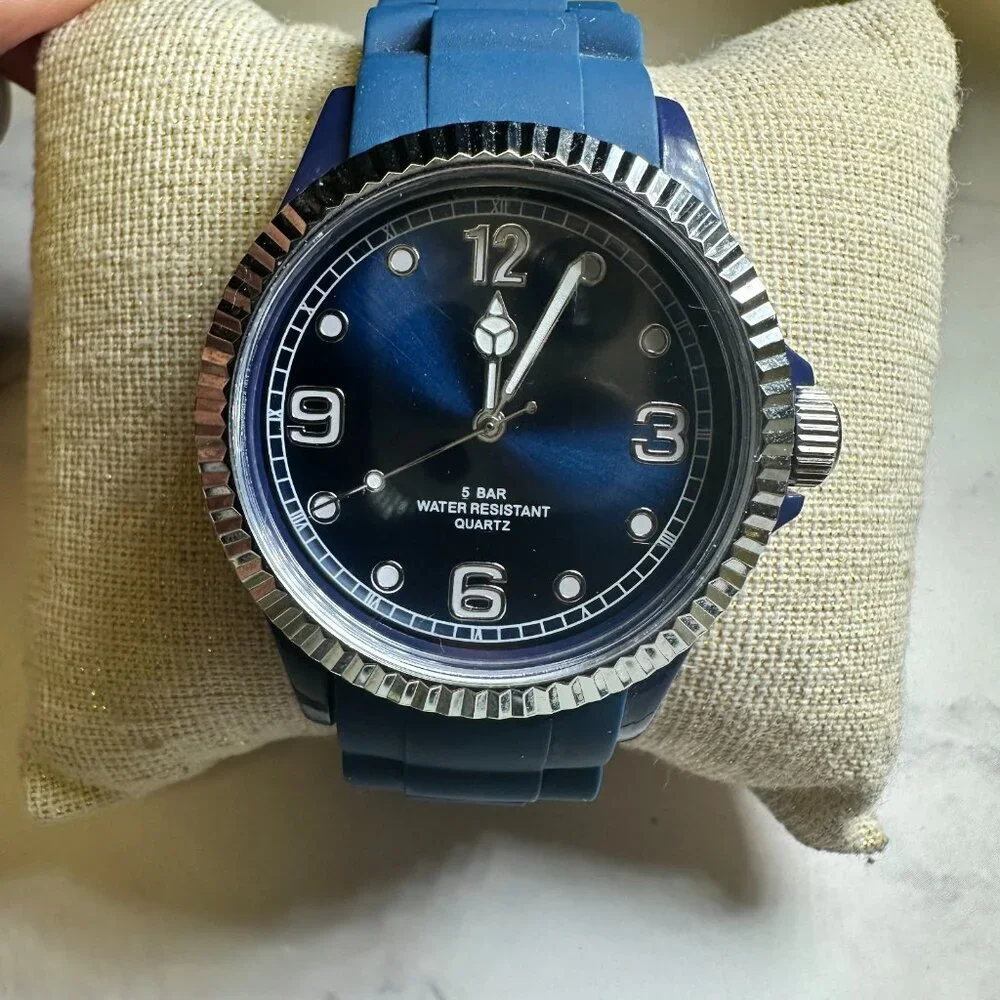 Sempre Watch Men Silver Tone Blue Silicone Band Fluted Bezel New Battery 9.5